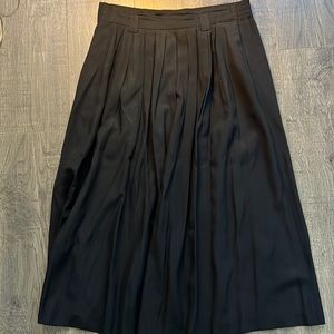 Casual Corner (vintage) black pleated skirt